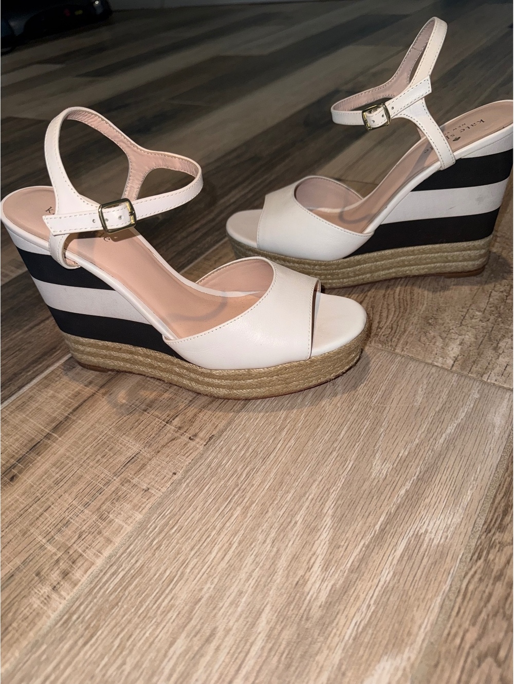 Kate Spade New York Women's White Leather Ankle Strap Wedge Sandals with Black & - Picture 2 of 8